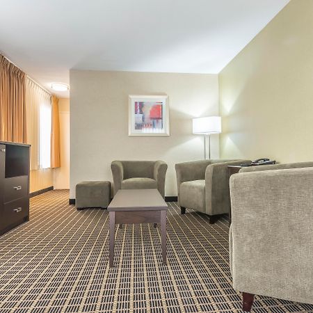 Quality Inn & Suites Downtown Windsor Ngoại thất bức ảnh