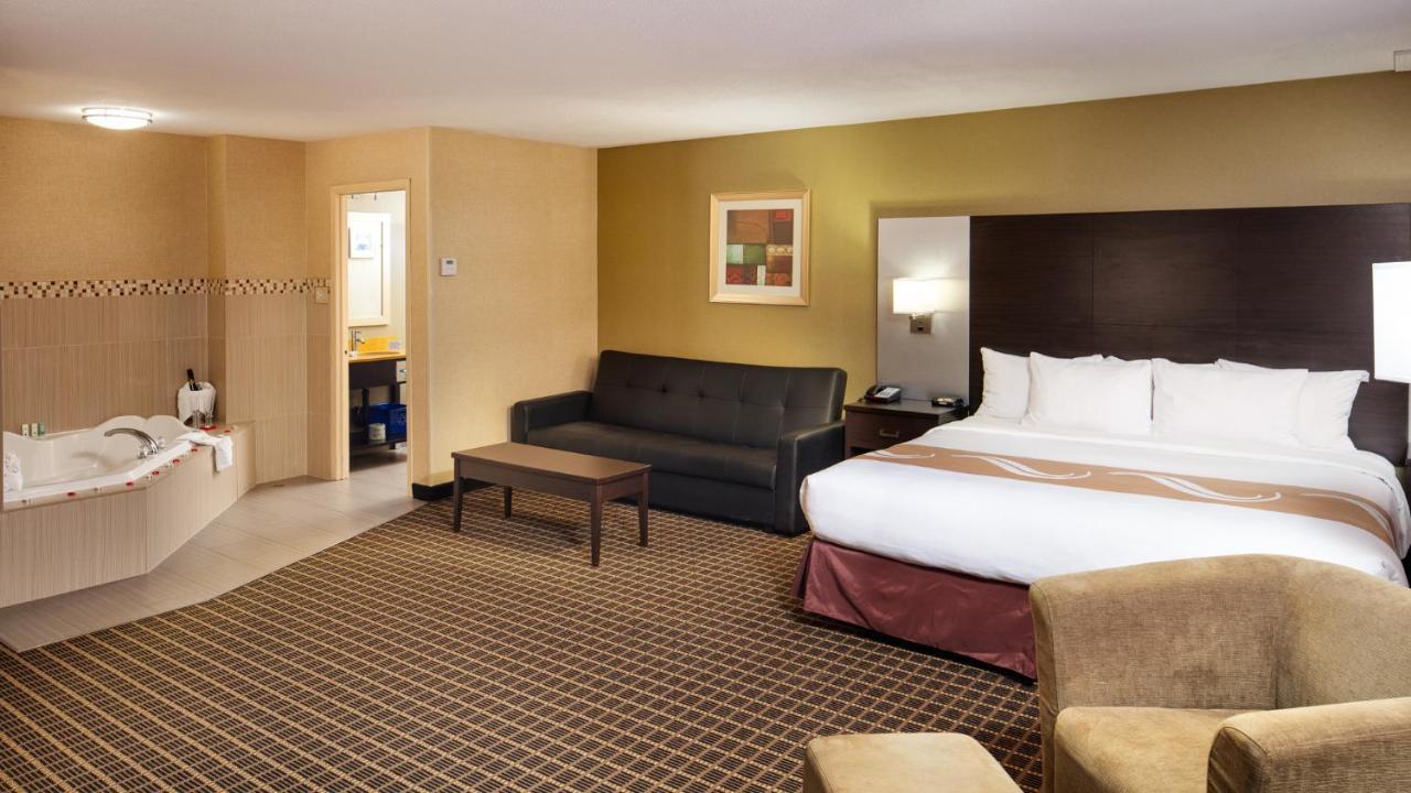 Quality Inn & Suites Downtown Windsor Ngoại thất bức ảnh
