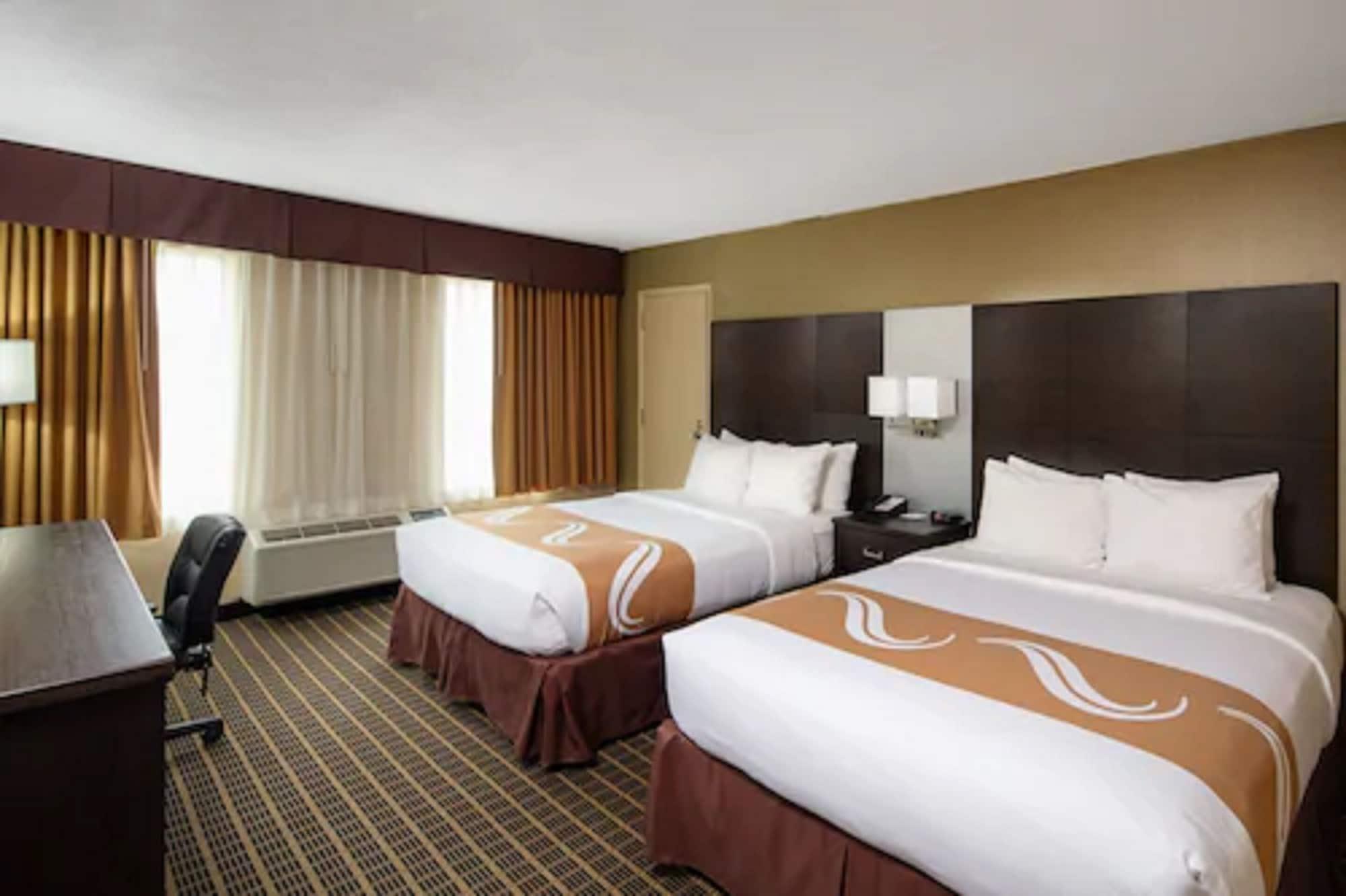 Quality Inn & Suites Downtown Windsor Ngoại thất bức ảnh