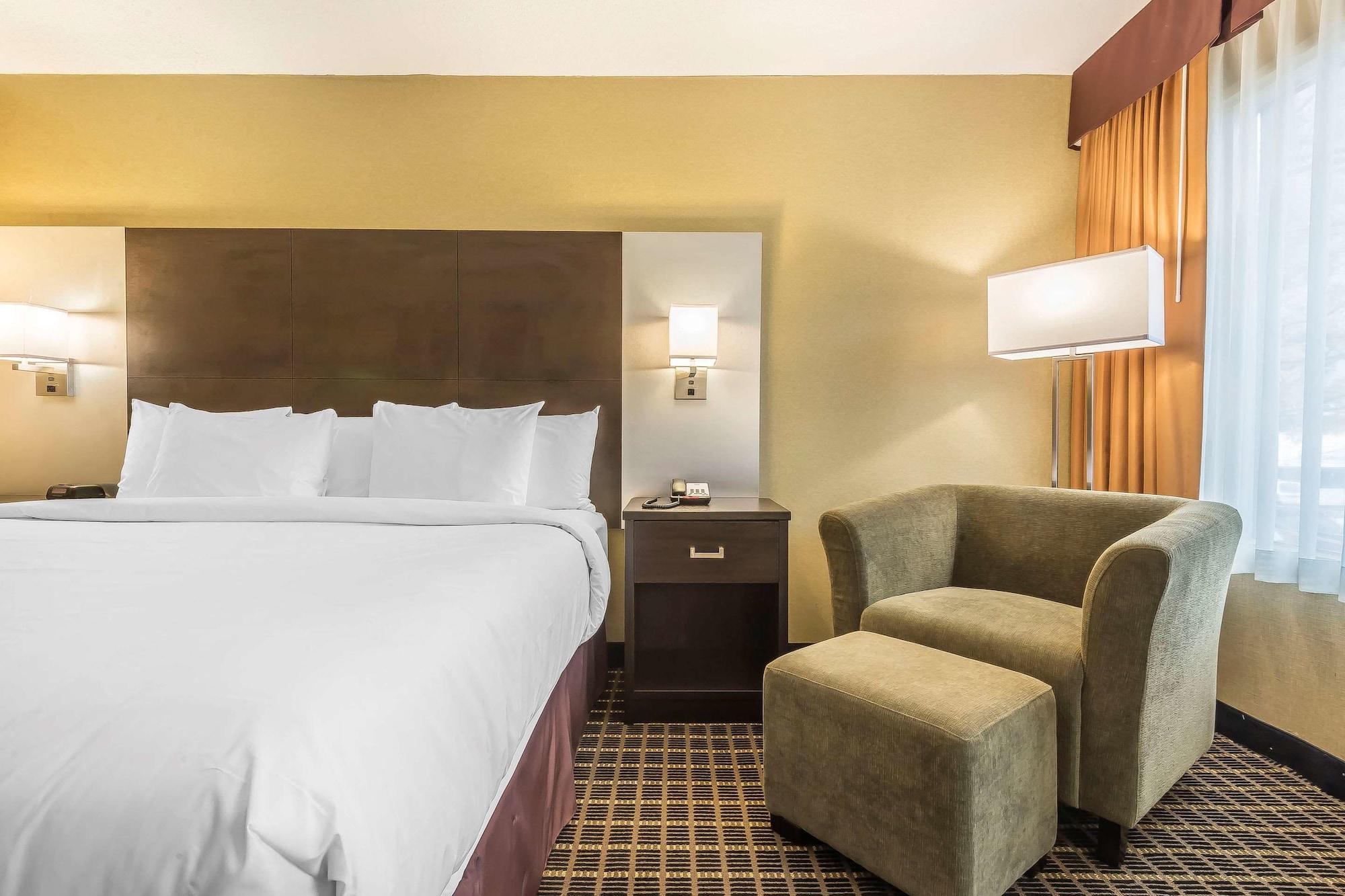 Quality Inn & Suites Downtown Windsor Ngoại thất bức ảnh