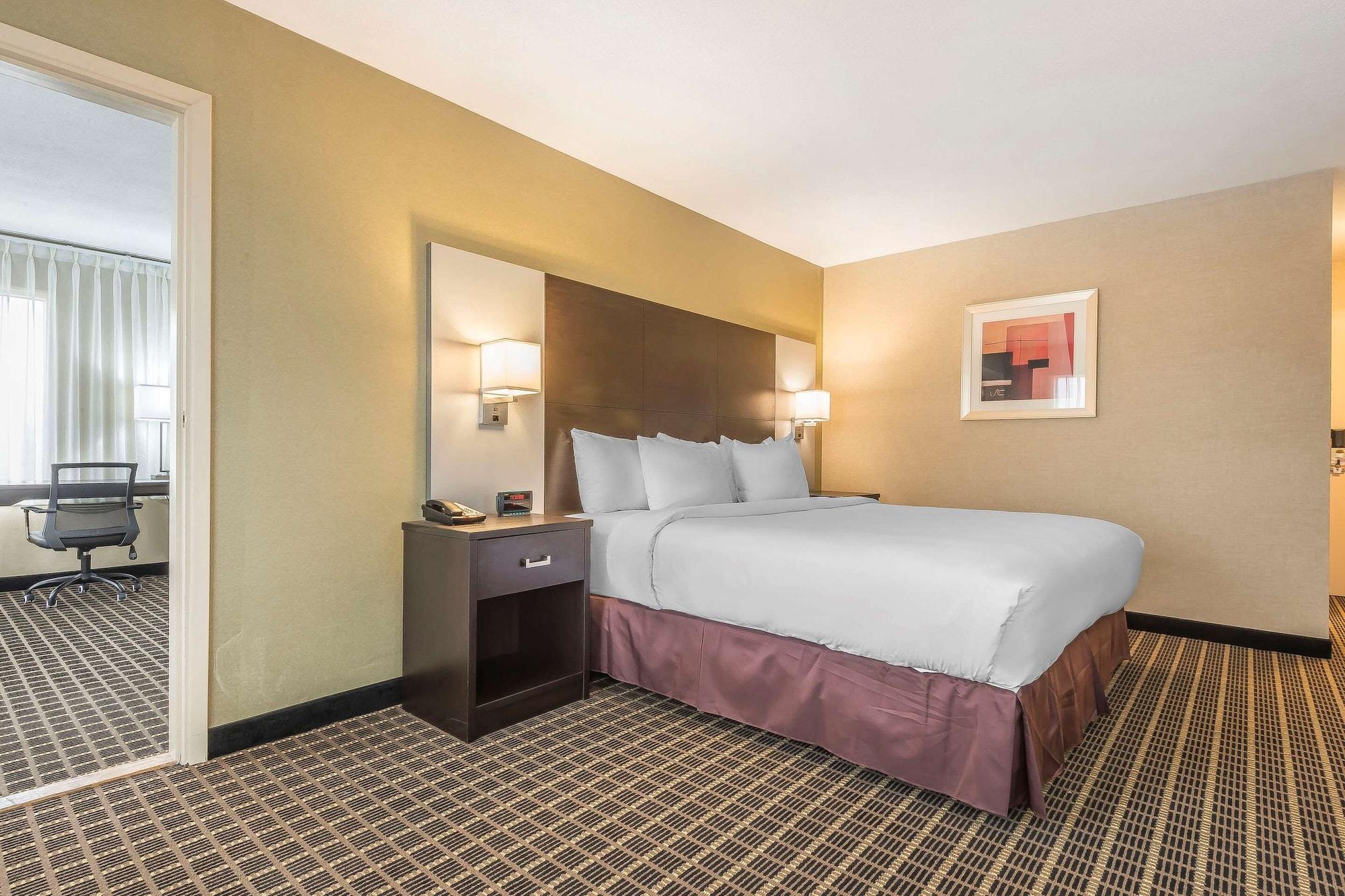 Quality Inn & Suites Downtown Windsor Ngoại thất bức ảnh