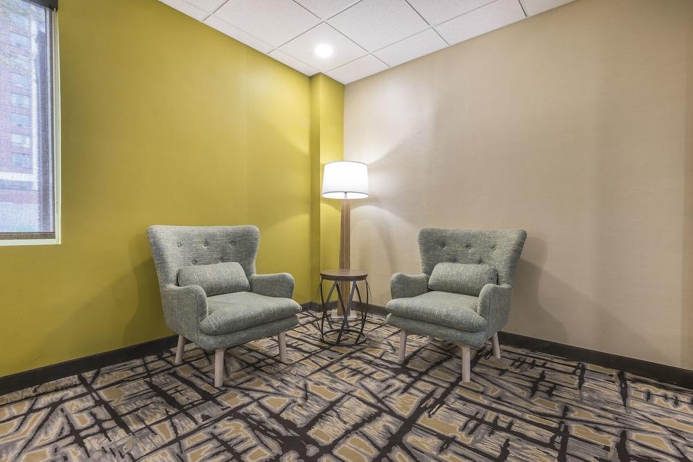 Quality Inn & Suites Downtown Windsor Ngoại thất bức ảnh
