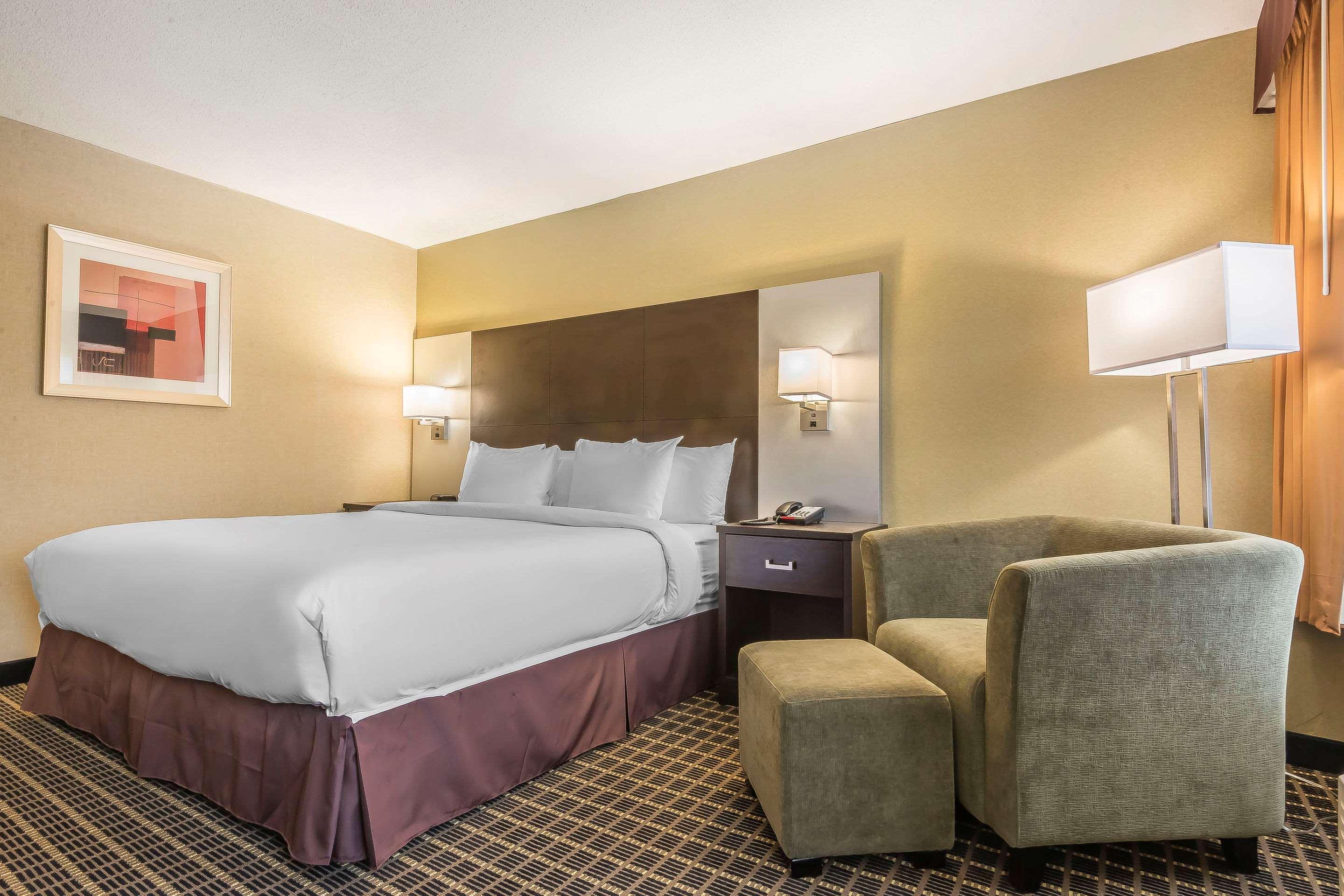 Quality Inn & Suites Downtown Windsor Ngoại thất bức ảnh