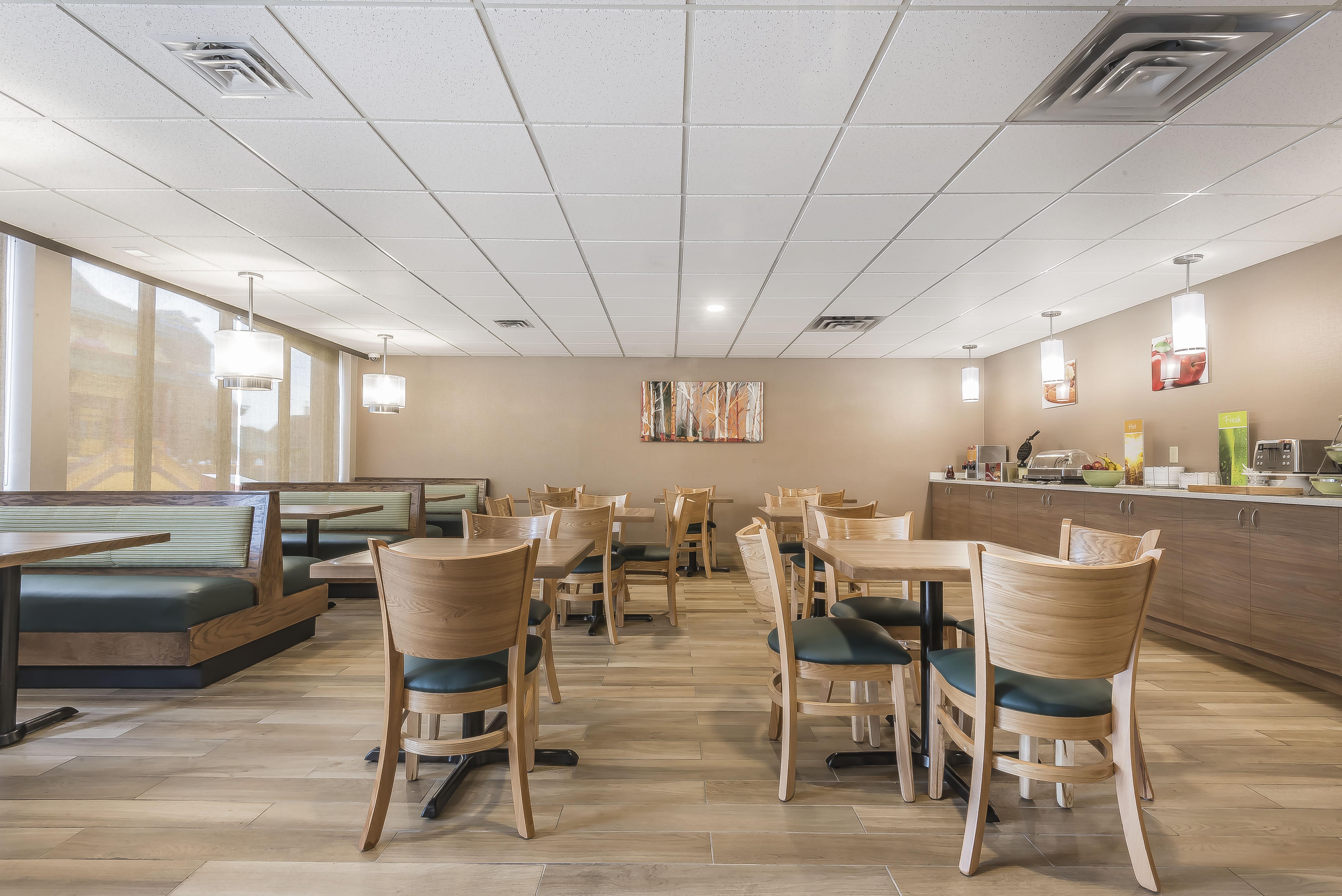 Quality Inn & Suites Downtown Windsor Ngoại thất bức ảnh