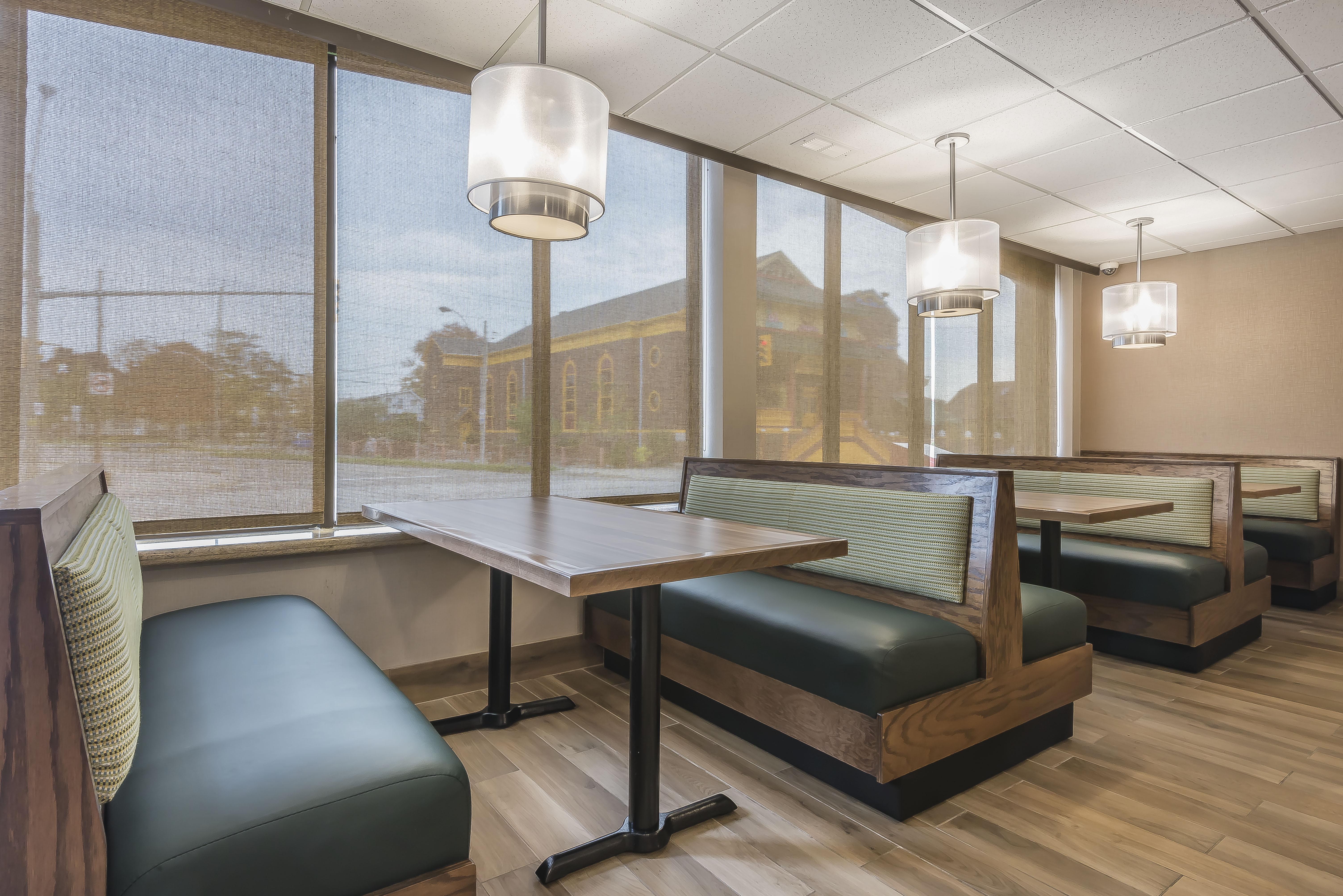 Quality Inn & Suites Downtown Windsor Ngoại thất bức ảnh