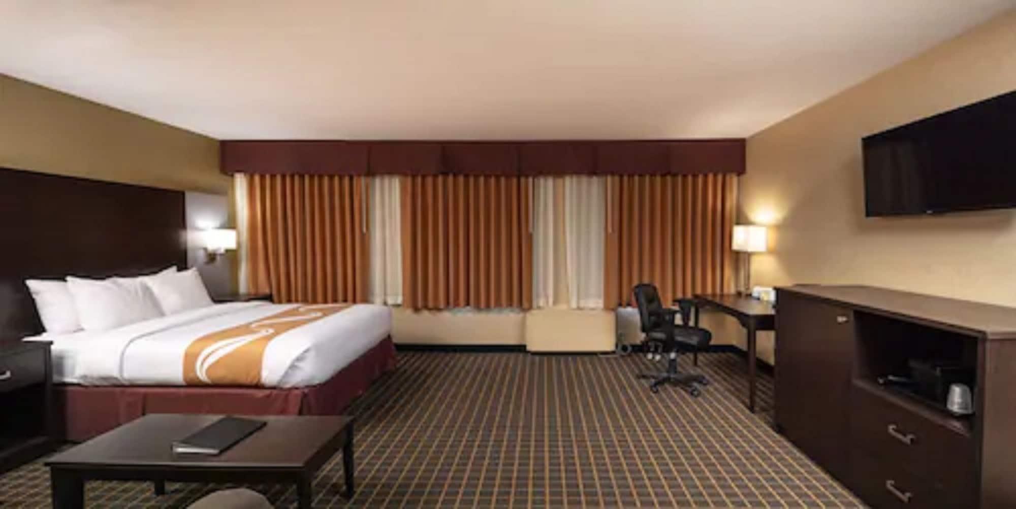 Quality Inn & Suites Downtown Windsor Ngoại thất bức ảnh