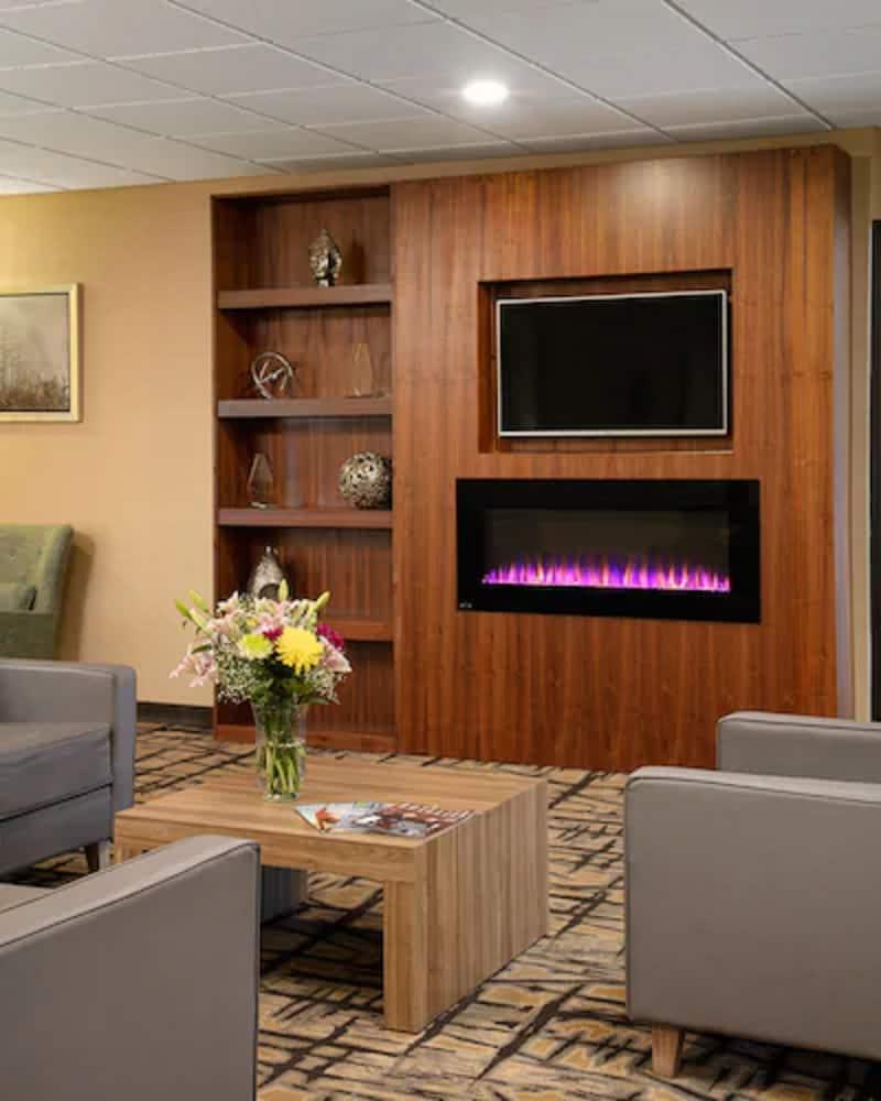 Quality Inn & Suites Downtown Windsor Ngoại thất bức ảnh