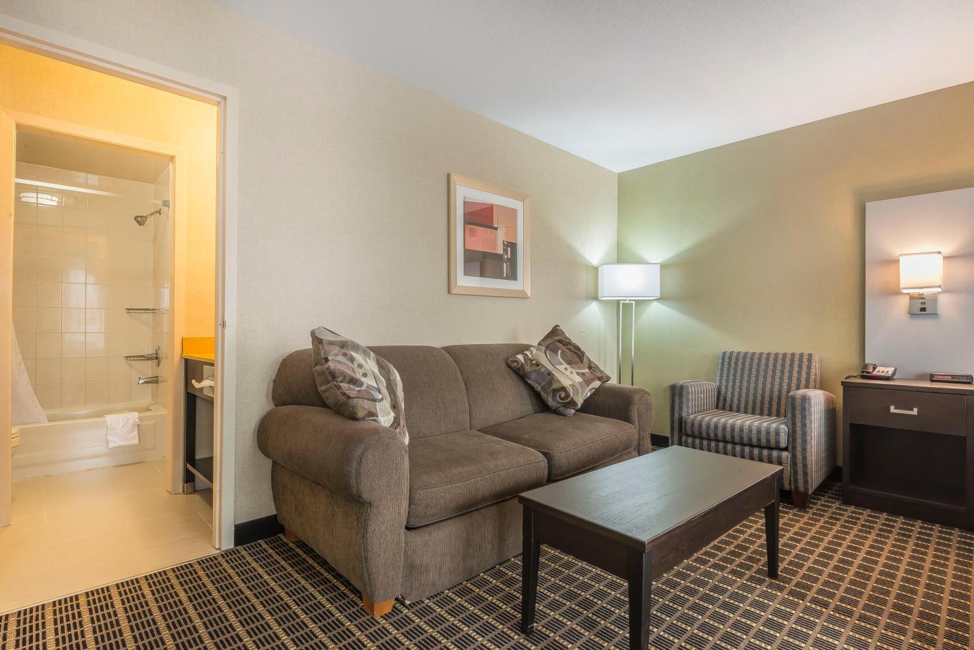 Quality Inn & Suites Downtown Windsor Ngoại thất bức ảnh