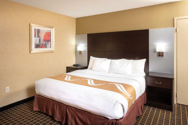 Quality Inn & Suites Downtown Windsor Ngoại thất bức ảnh