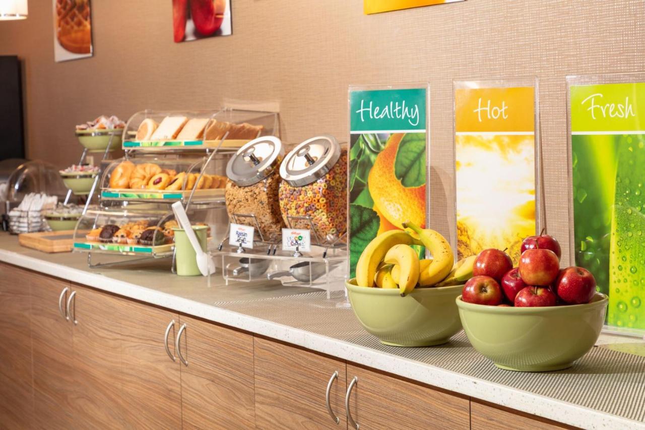 Quality Inn & Suites Downtown Windsor Ngoại thất bức ảnh