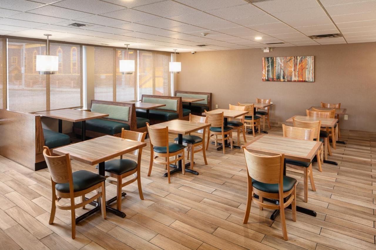 Quality Inn & Suites Downtown Windsor Ngoại thất bức ảnh